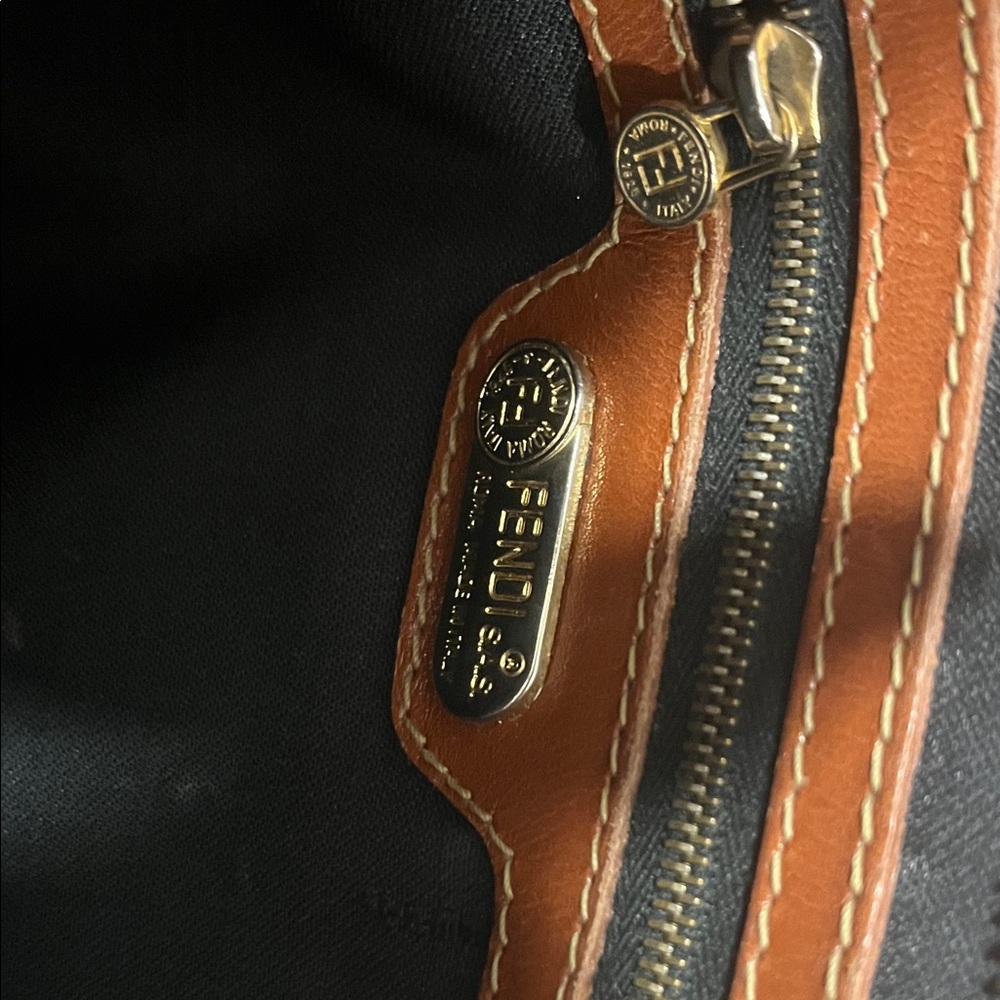 Fendi Brown and Tan Vintage Crossbody Bag.   Strap comes off full Clutch Bag - Picture 3 of 7